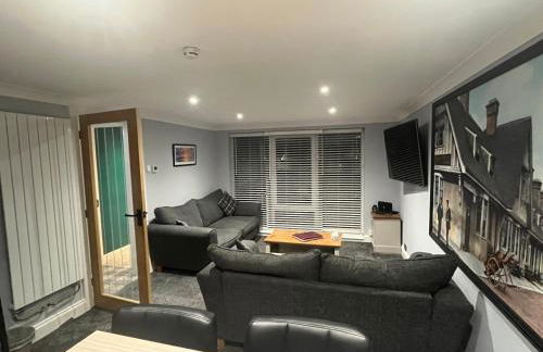 The Mail Barn - Photo 2