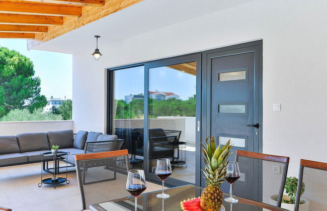 Holiday Home With Private Pool and spa - Foto 27