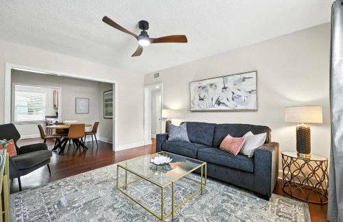 Sleek 2 BR Condo - 2 block from San Marco - Foto 4