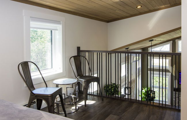 Luxury Loft Cottage In Manitou Beach - Photo 11