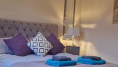 Stunning Fir Tree Corner 3 bedroom detached Executive house ideal wedding guest family home with free drive way CCTV parking for 2 vehicles or LWB Van M5 1 mile away dogs welcome by prior arrangement - Foto 3