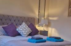 Stunning Fir Tree Corner 3 bedroom detached Executive house ideal wedding guest family home with free drive way CCTV parking for 2 vehicles or LWB Van M5 1 mile away dogs welcome by prior arrangement - Foto 3