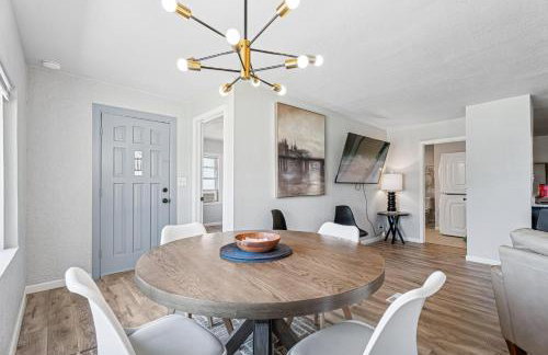 6BR Home Kitchen Laundry Sleeps 12 #60 - Foto 10