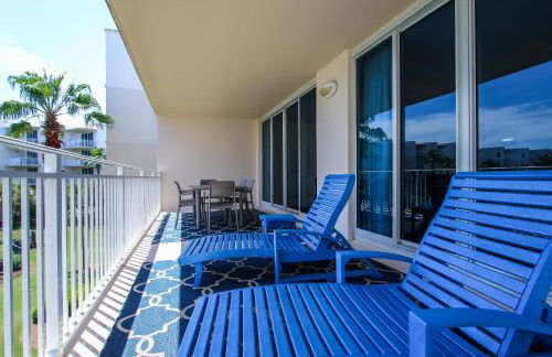 Gorgeous Overlooks The Courtyard in Classic Coastal Style Waterscape C400 - Foto 35