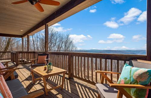 Ozark Retreat with Mountain Views Fire Pit & Deck - Foto 1