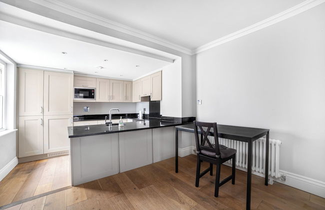 Prime Location Central London - Photo 10