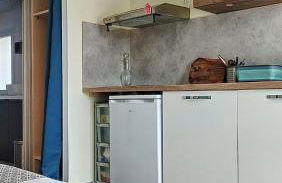 Quiet Studio with Private Parking - Photo 1