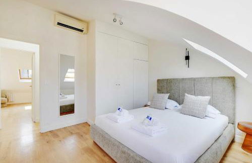 Apt a c 3BR 6P - Saint-Lazare Les Champs Elysée - Foto 15