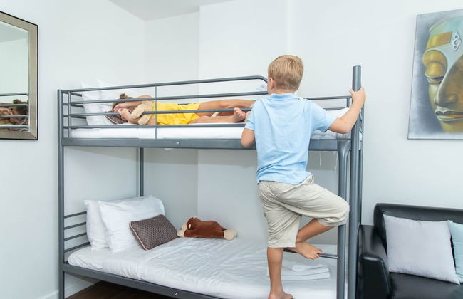 First Choice Suites - Photo 13