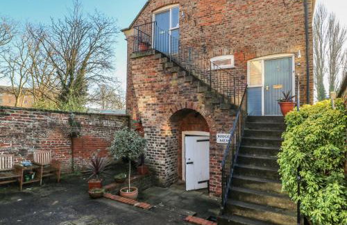 1 Rodgers Mews - Photo 1