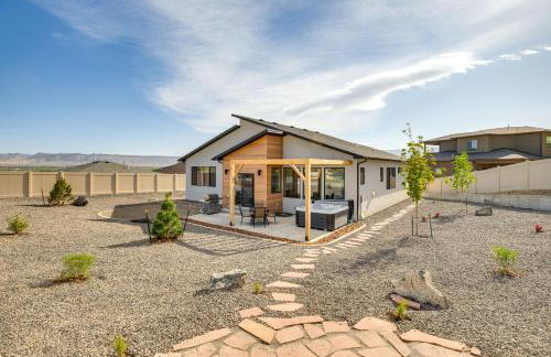 Luxe Living: Grand Junction Home w/ Hot Tub, Views - Foto 1