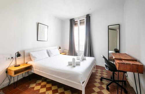 31ARA1092- Newly Refurbished 2BR Flat in the Gothi - Photo 22