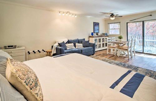 Balcony and Pool Access! Couples Escape in Lake Lure - Foto 6