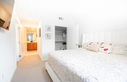 Heart of North Hollywood 2 bed Apt FREE parking, hot tub, pool, gym - Foto 29