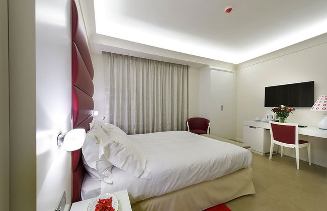 Augustana House - Photo 6