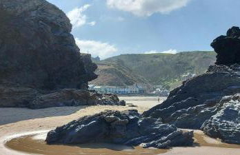 Yr Hal Llangrannog - Photo 17