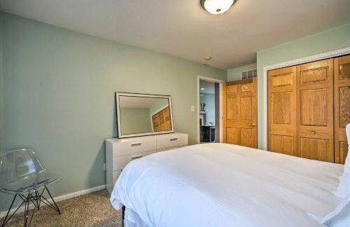 Immaculate Family Townhome - Walk to Beach! - Foto 25