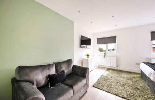 Spacious 1Bed Apt - Steps to Ealing Broadway & Shops - Foto 7