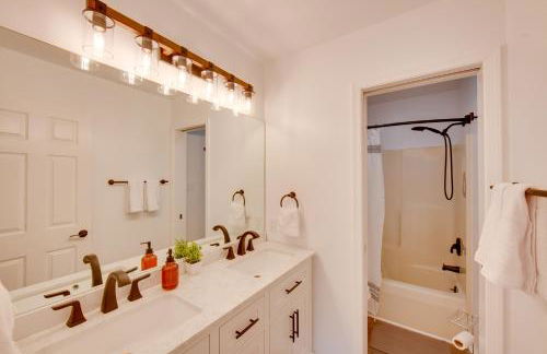 Game Room and Covered Patio Hummelstown Hideaway - Foto 27