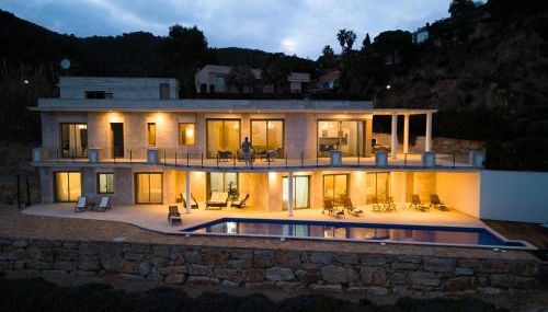 Gran Piscina Hidromasaje playa privada y sauna - Photo 1