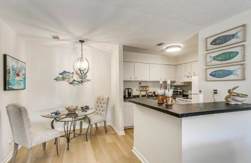 Condo with Amazing Amenities 1 Mi to Beach! - Foto 9