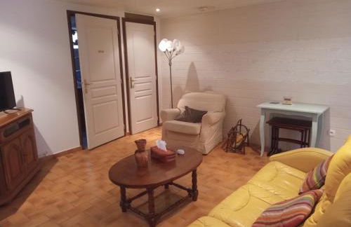 F2 classé 3 étoiles vue montagne, extérieur clos - Foto 4