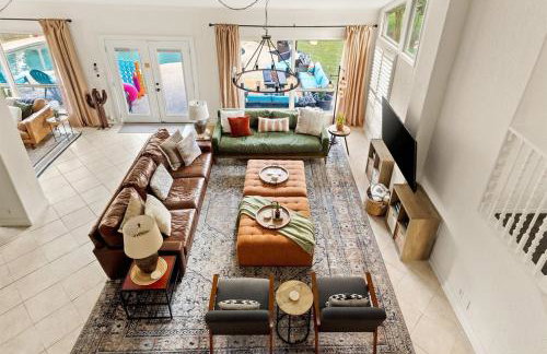 Pool! Games! Dogs! Space! - Foto 51