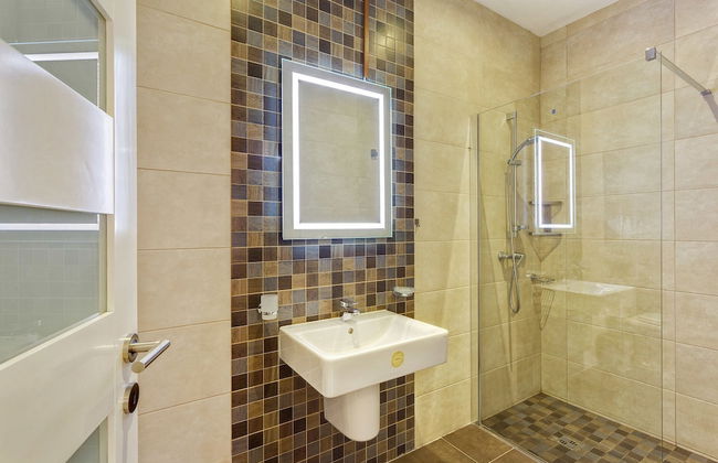 Stylish 2 Bedroom Apartment in an Amazing Location - Foto 9