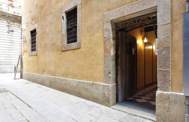 Classic Palau Apartments - Photo 1