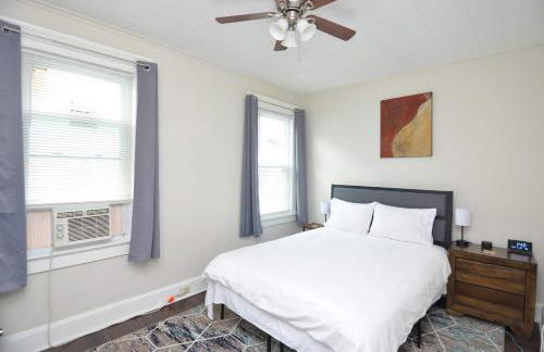 Spacious Home with Parking, Laundry - Near RU, RWJ, NJ Transit - Foto 26