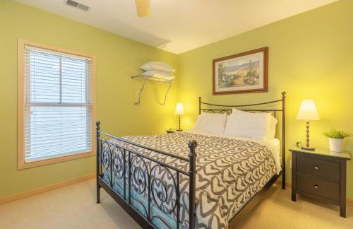 Pebble Hideaway-downtown Douglas and close to beach! - Foto 12