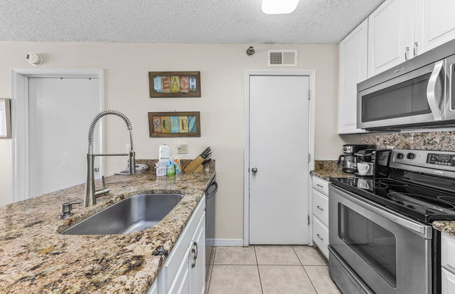 Harbor Place Condominiums by Hosteeva - Photo 32