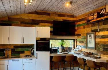 Willow Court Farm-Studio North & Petting Farm, 8 mins from Legoland & Windsor, 15 mins from Lapland UK - Photo 11