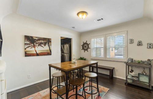 Bungalow Downtown Easy Airport Access Family Friendly - Foto 9