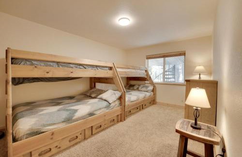 Near Donner Lake and Skiing Soda Springs Cabin! - Foto 20