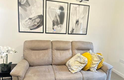 4 Bed House - Sleeps 7 - Pets - Parking - Wifi - Foto 10