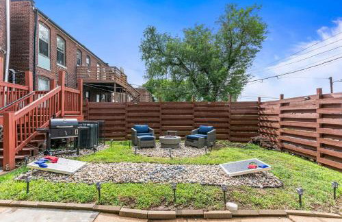 Abstract Haven | Stylish 1BR by Tower Grove - Photo 35