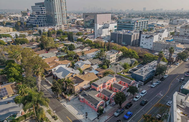 2 Units in Prime Hollywood Location Chic Renovated 1bdrs w/ Patio Avantstay - Foto 32