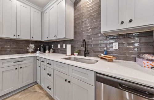 Basin House 2 King Beds 70in TV Fast WiFi - Foto 13