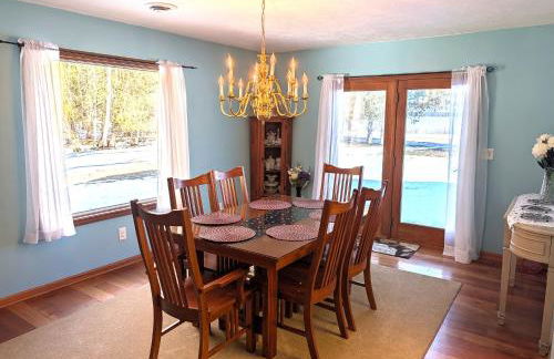 NEW! The Lighthouse - Cute, Large, and Lakefront! - Foto 50