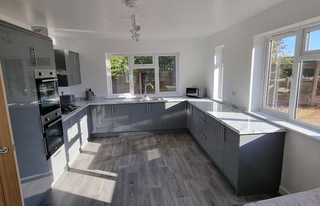 House - Sleeps 14, Onsite Parking & Pets Allowed - Foto 9