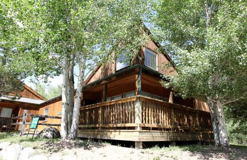 Weekend Getaway for Outdoor Recreation near San Isabel Forest in Colorado - Foto 1