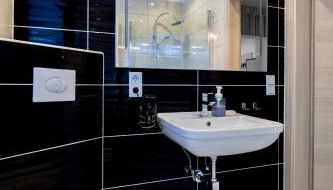 Gelbe Koffer - Design-Apartment in Schiffweiler - 2 Parkplätze - Self-Check-in - ruhig & naturnah - Foto 5, towels, Shower