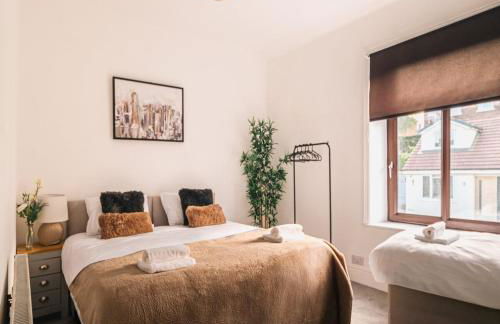 Stunning 6Bed Cottage in the Hills- Free Parking - Foto 4