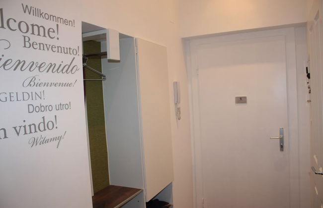 GoVienna Small Modern Apartment - Foto 17