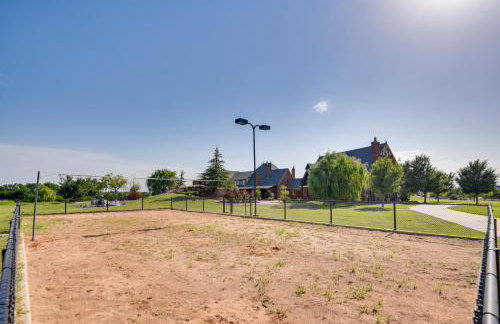 Spacious Edmond Vacation Rental with Hot Tub! - Foto 29