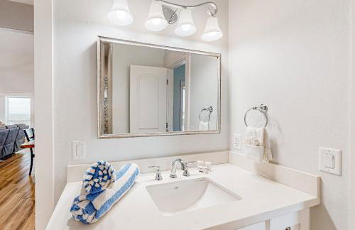 Stunning Beachfront Cargo Lift Sleeps 14 - Foto 29