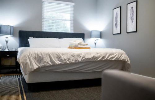 Spacious 2 Bedroom Townhome by StayLage - Foto 4