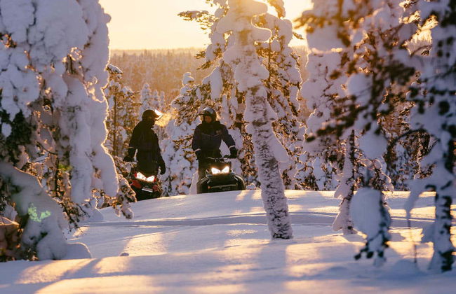 Aventura en moto de nieve + Paseo en trineo de renos y huskies - Foto 2