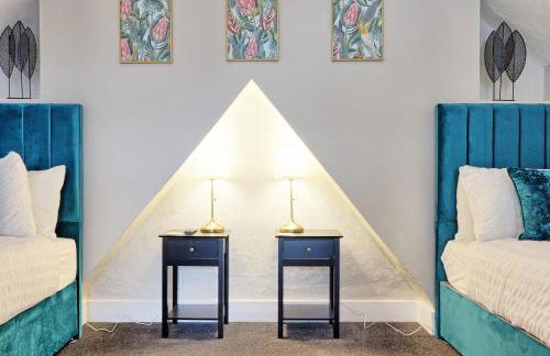 Large 5-Bedroom Home, Perfect for Long Stays & Team Accommodation - Foto 32